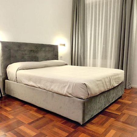 B&Bari, Via Crollalanza, Le Case Di Aurelia Guesthouse מראה חיצוני תמונה