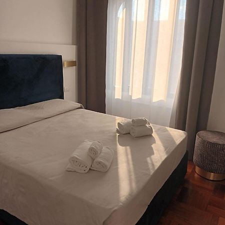 B&Bari, Via Crollalanza, Le Case Di Aurelia Guesthouse מראה חיצוני תמונה