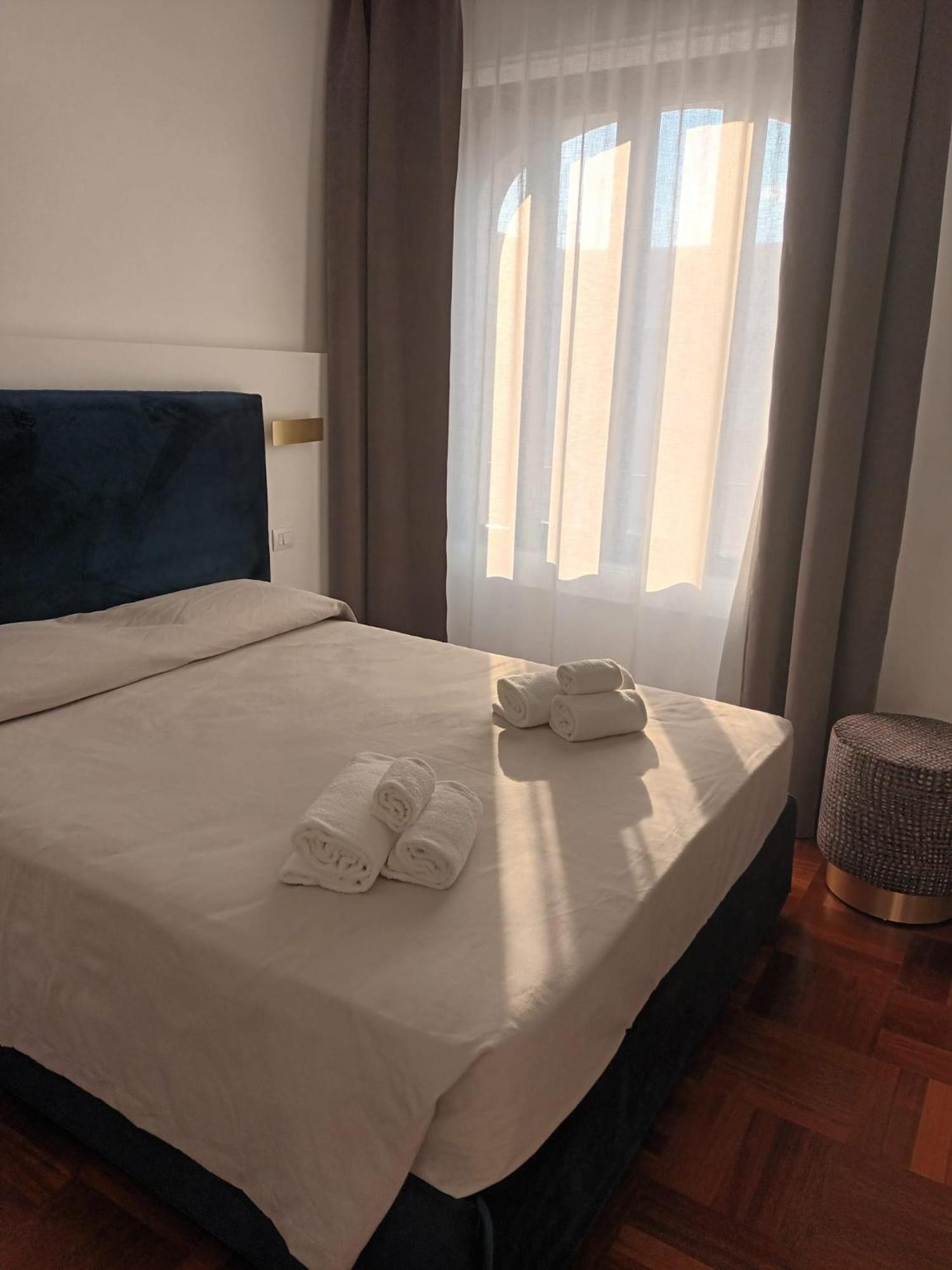 B&Bari, Via Crollalanza, Le Case Di Aurelia Guesthouse מראה חיצוני תמונה
